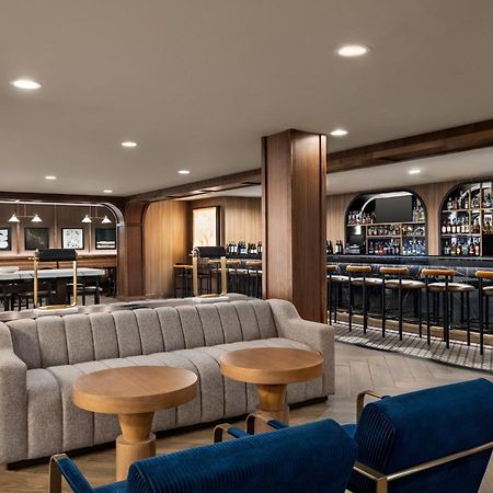 Crowne Plaza Louisville Airport Expo Ctr By Ihg Bagian luar foto