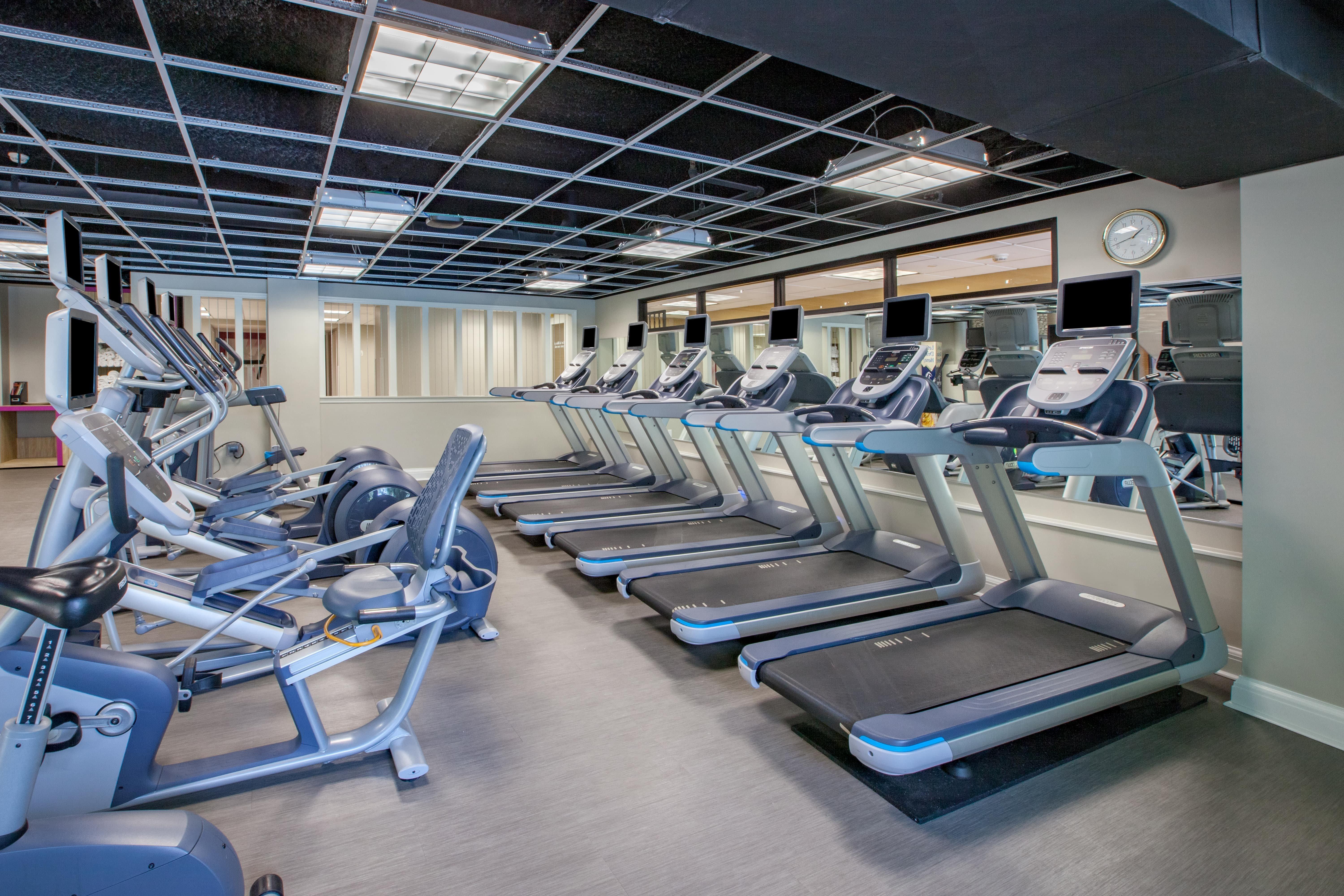 Crowne Plaza Louisville Airport Expo Ctr By Ihg Bagian luar foto
