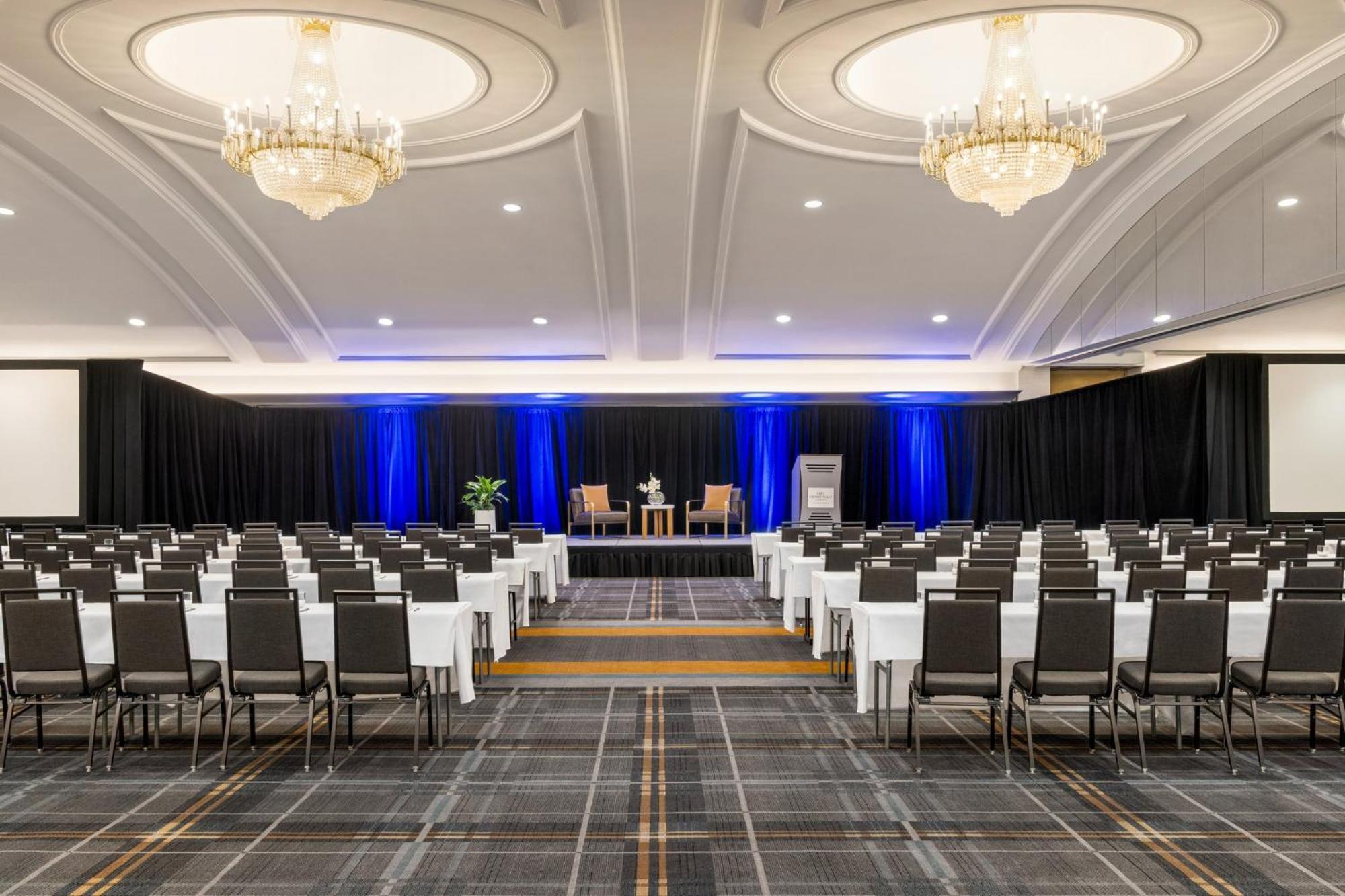 Crowne Plaza Louisville Airport Expo Ctr By Ihg Bagian luar foto