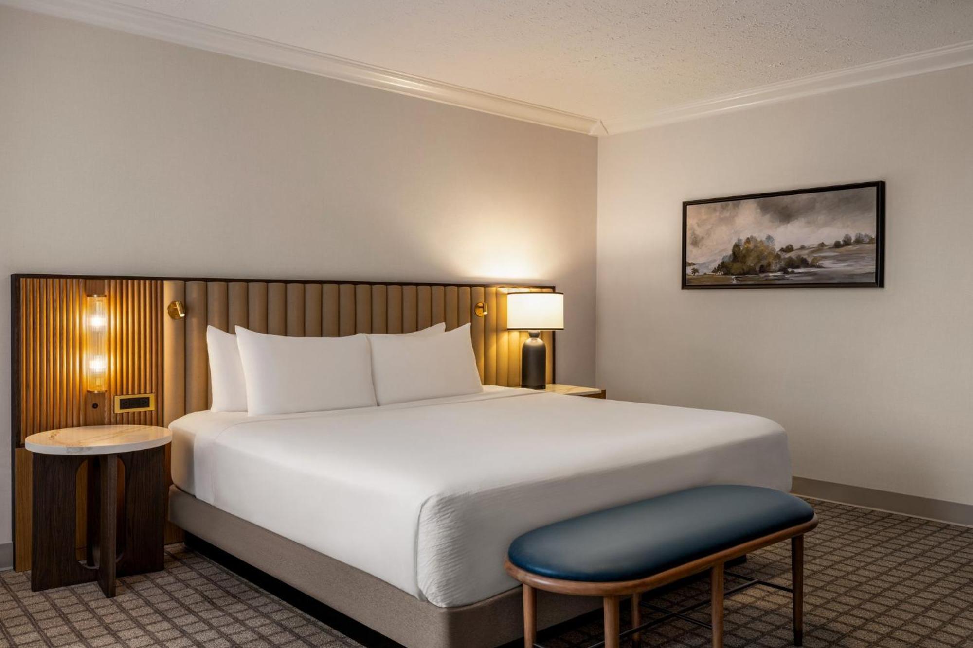 Crowne Plaza Louisville Airport Expo Ctr By Ihg Bagian luar foto