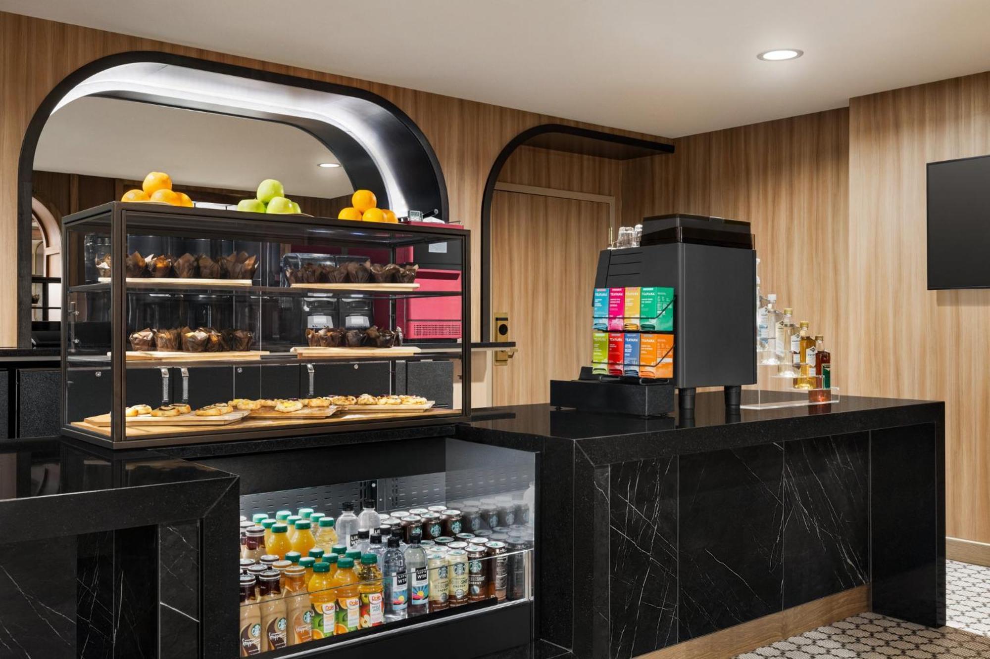 Crowne Plaza Louisville Airport Expo Ctr By Ihg Bagian luar foto
