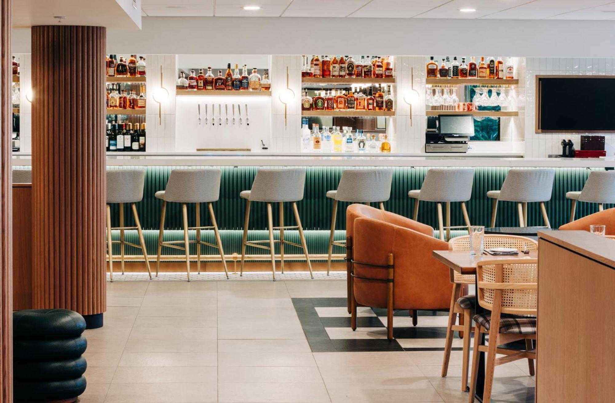 Crowne Plaza Louisville Airport Expo Ctr By Ihg Bagian luar foto