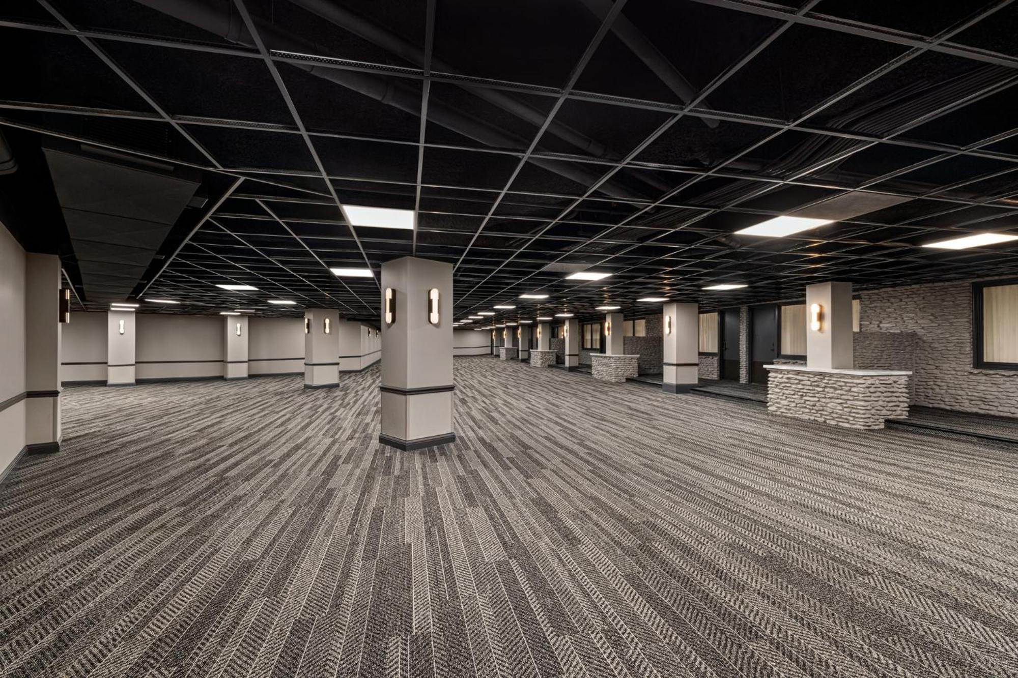 Crowne Plaza Louisville Airport Expo Ctr By Ihg Bagian luar foto