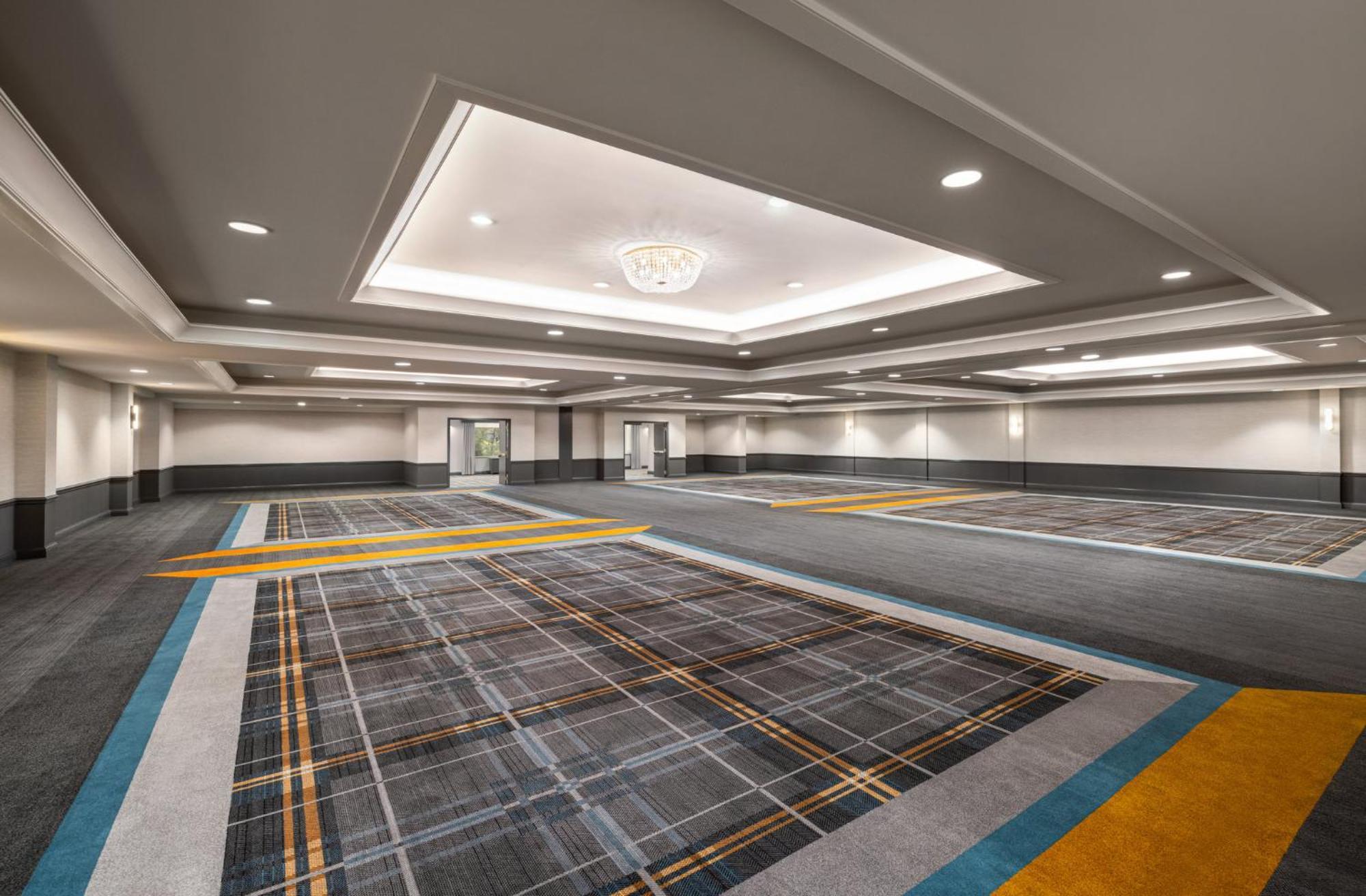Crowne Plaza Louisville Airport Expo Ctr By Ihg Bagian luar foto