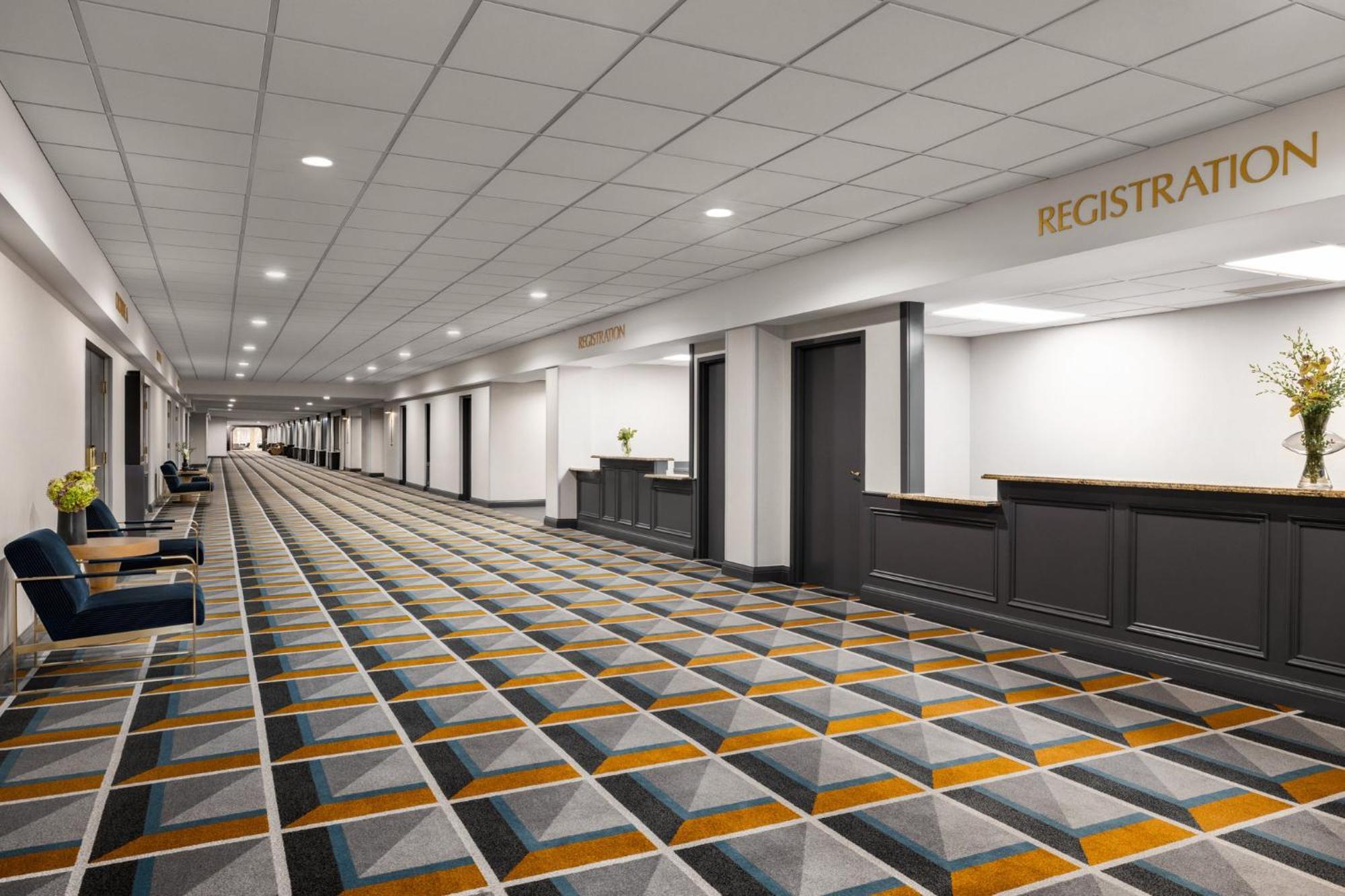 Crowne Plaza Louisville Airport Expo Ctr By Ihg Bagian luar foto