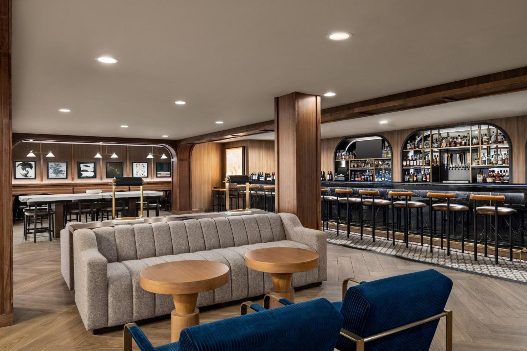 Crowne Plaza Louisville Airport Expo Ctr By Ihg Bagian luar foto