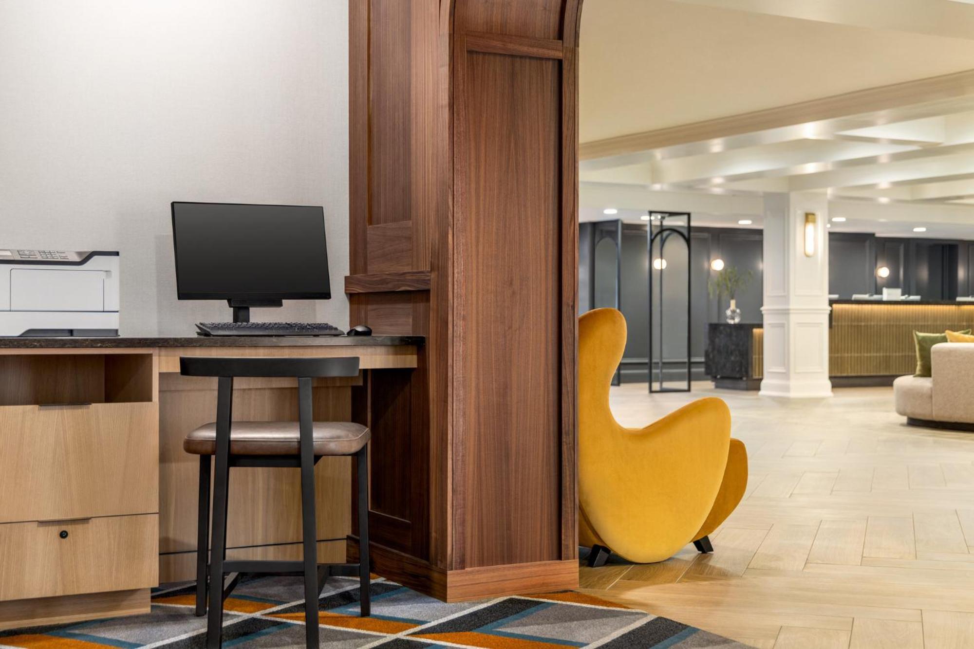 Crowne Plaza Louisville Airport Expo Ctr By Ihg Bagian luar foto