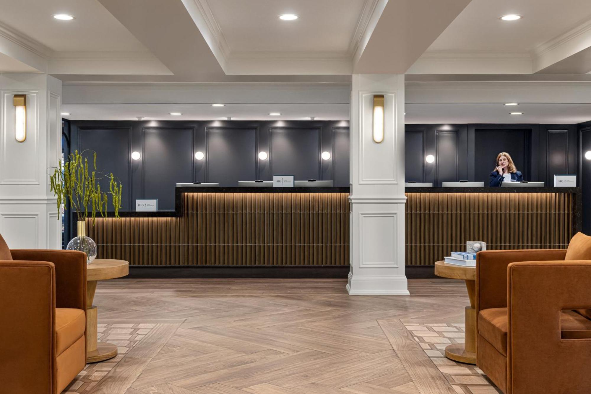 Crowne Plaza Louisville Airport Expo Ctr By Ihg Bagian luar foto