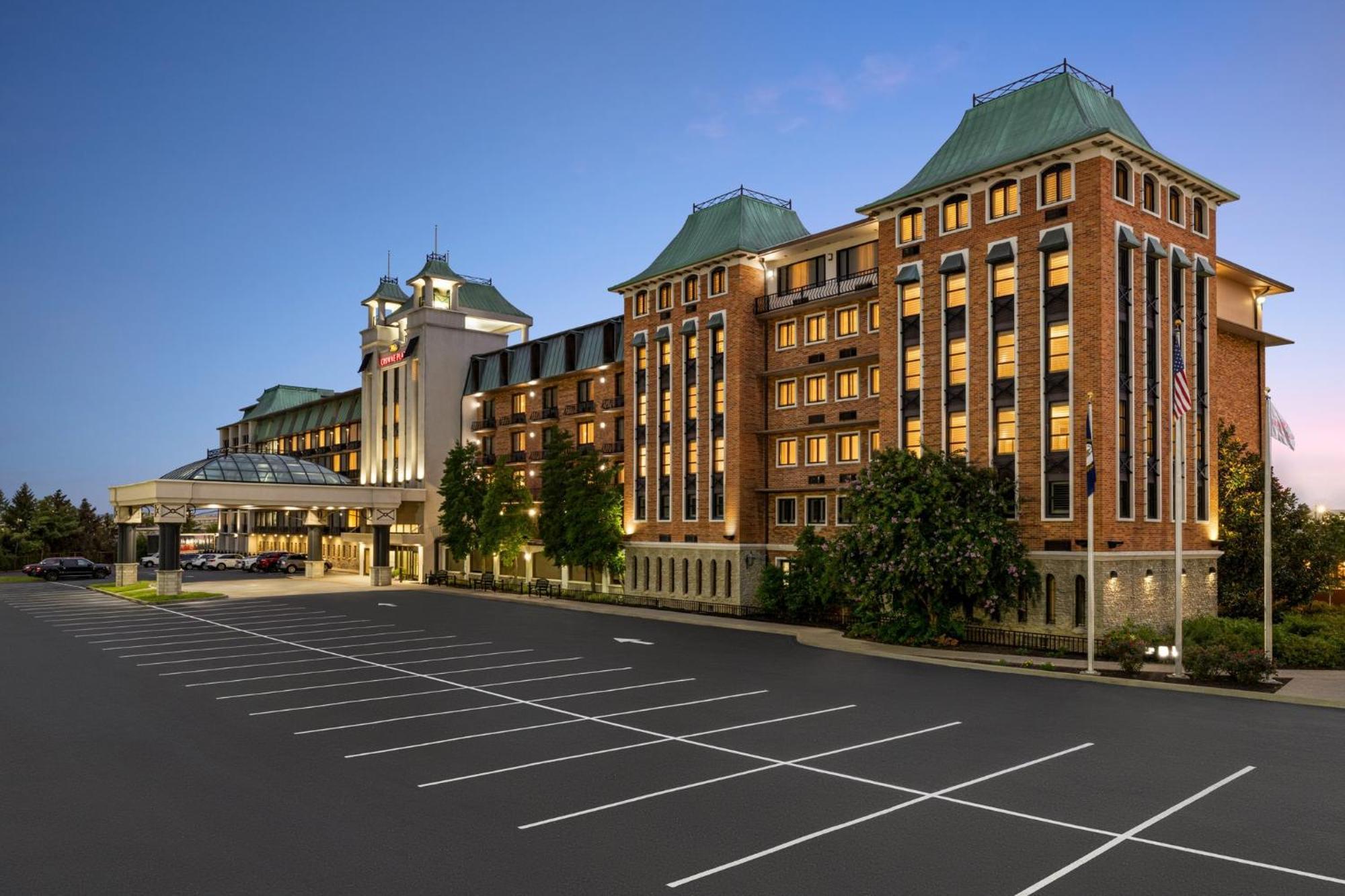 Crowne Plaza Louisville Airport Expo Ctr By Ihg Bagian luar foto