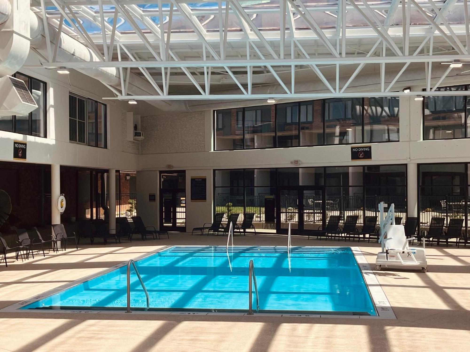 Crowne Plaza Louisville Airport Expo Ctr By Ihg Bagian luar foto